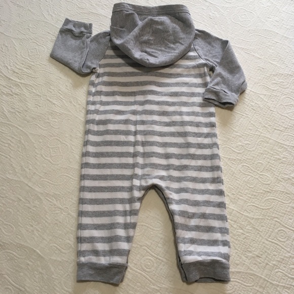 12m (4/$20) Hooded Romper by Carter’s - Picture 10 of 10